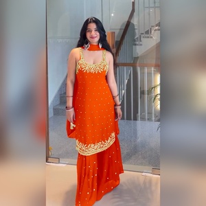 Salwar kameez en georgette de designer avec un haut et un pantalon plazzo ornés de broderies lourdes et un dupatta assorti pour les sorties décontractées, coupe moderne - Product Image 1