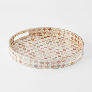 Plateau de service en bois MDF de style unique incrusté de nacre ronde faite à la main pour le service des aliments ou la décoration intérieure - Product Image 1