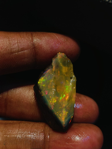 MEHRAJUDDIN GEMS Opale d'Éthiopie naturelle Welo, couleur feu changeante, minéral certifié par un tiers pour la fabrication de bijoux, brut huilé fait main - Product Image 3