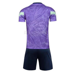 เสื้อฟุตบอลแบบกำหนดเองปี 2025 พร้อมพิมพ์โลโก้ ชุดฟุตบอลเปล่าสำหรับผู้ชาย ชุดทีมฟุตบอล - Product Image 3