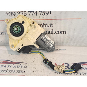 มอเตอร์ควบคุมกระจกหน้าต่างด้านหน้าซ้าย AUDI A6 Avant C6 Series (4F5) 4F0959801D (04>12) - Product Image 1
