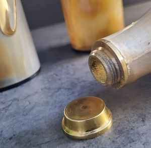 Botella Artesanal de Cuerno de Búfalo Natural de Alta Calidad con Pulido Tradicional para Uso Decorativo y Utilitario a Precio de Mayoreo - Product Image 5