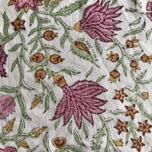 Tissu en coton imprimé à la main, base blanche avec motif floral multicolore - Product Image 2