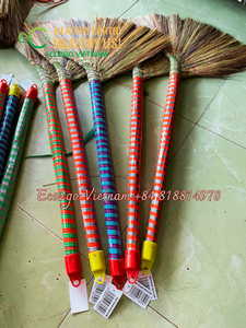 Balais d'herbe artisanaux du Vietnam/Fabricant vente en gros de balais de paille balai d'herbe écologique - Product Image 2