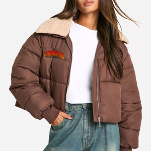 Veste courte d'hiver OEM pour femmes col en fourrure personnalisé dames Streetwear vestes légères manteaux bouffants en duvet décontractés - Product Image 1