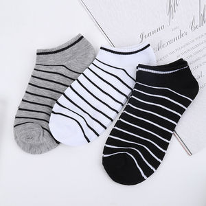 Chaussettes basses décontractées pour hommes, respirantes, absorbant la transpiration, antibactériennes, noires et blanches, pour le yoga et le football - Product Image 5