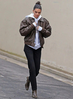Blouson bombardier en cuir véritable femme porté par Kendall Jenner