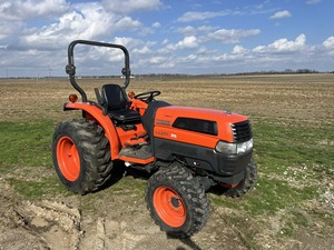 Tractor KUBOTA L3430D 2007 de Alta Potencia, 4x4, Maquinaria Agrícola, Motor Diésel Eficiente, Uso Pesado, a Precio de Mayoreo - Product Image 4