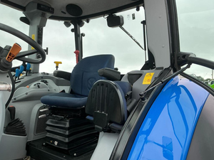 Excellentes remises sur les tracteurs New Holland T5.110 à vendre Tracteurs de haute qualité et abordables pour toutes les utilisations agricoles et de aménagement paysager - Product Image 6