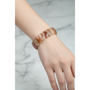 สร้อยข้อมือหินควอตซ์รูทิเลเต็ดสีทองแบบตัดกว้าง - Product Image 6