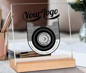 Exhibidor de Acrílico Moderno Personalizable 2025 con Base de Madera Elegante para Publicidad y Entornos Profesionales - Product Image 2