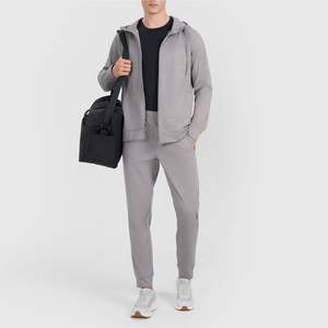 ชุดวอร์มกีฬาผู้ชายแบบ OEM สีพื้น มีกระเป๋า น้ำหนักเบา ผลิตจากผ้าฝ้าย 100% - Product Image 2