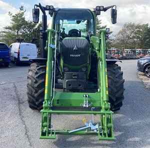 Tracteur agricole Fendt 312 à chargeur frontal, 123 CV, 4 roues motrices, CVT, diesel, best-seller - Product Image 3