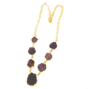 Collier classique en or 22 carats plaqué or, pierre précieuse brute de rubis, forme fantaisie, cristal de guérison, pierre de naissance, bijoux pour femmes - Product Image 1