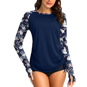 Rashguard pour femmes avec design sublimé personnalisé, disponible dans toutes les tailles et couleurs, fabrication professionnelle, rashguard pour femmes pour l'entraînement - Product Image 1