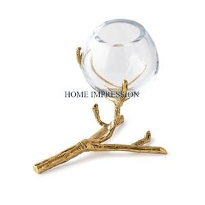 Fournisseur en gros Bougeoirs décoratifs de table pour la maison et la maison 2 pièces bougeoirs de différentes tailles plaqués or - Product Image 4