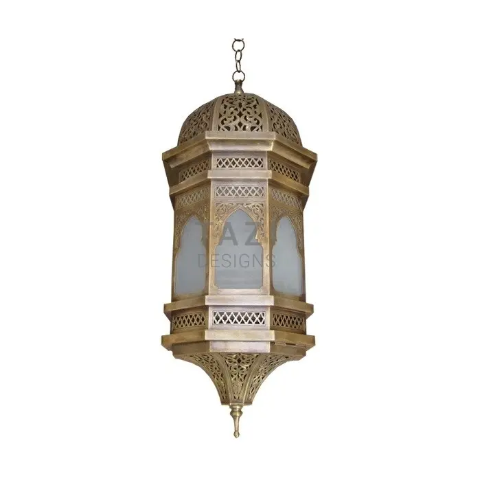 Marruecos Retro Hollow Led Wind Lamp Iron Lantern Hotel Home Dormitorio Sala de estar Iron Candle Lantern Proveedor de India