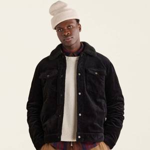 Chaqueta de camionero vaquera clásica para hombre: duradera y elegante, perfecta para ropa informal y actividades al aire libre - Product Image 2