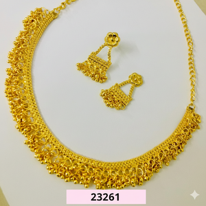 Ensemble de collier traditionnel plaqué or avec boucles d'oreilles assorties |   Bijoux de Mariage Indiens Imitation Vente en Gros Modèle 23261 - Product Image 1