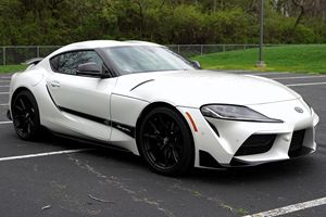 Toyota Supra Edición 45 Aniversario 2024 Usado en Excelentes Condiciones, Transmisión Manual de 6 Velocidades, Motor Turbo de 6 Cilindros, 1 de 900 Ediciones 45 Aniversario - Product Image 3