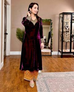 Conjunto de Salwar Kameez de Terciopelo de Viscosa D FASHION GURU, Especial de Invierno |   Bordado con Espejo Real |   Secado Rápido, Corte Regular, Listo para Fiestas - Product Image 1