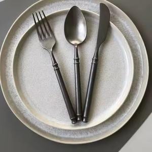 Ensemble de couverts en acier élégant, durable et réutilisable pour la restauration, les événements, les hôtels, les fêtes et les repas - Product Image 1