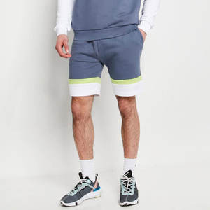 Pantalones cortos informales de calle alta para hombre, diseño personalizado y cierre de cintura elástica, color sólido y teñido liso para mayor comodidad - Product Image 4