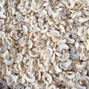 Vente flash Noix de cajou brutes Santigo Vietnam W320 Noix de cajou grillées Prix raisonnable - Product Image 1