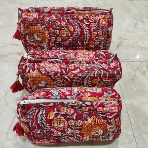 Juego de 3 bolsas de maquillaje acolchadas de algodón, organizador de viaje, bolsa de cosméticos con estampado de bloques hecha a mano con cierre de cremallera, regalo para mujer - Product Image 2