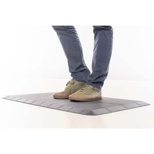 Tapete Ergonómico de Espuma de Poliuretano MATTEO de 60x90 cm para Oficina, Anti-Fatiga, para Estar de Pie - Product Image 4
