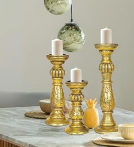 Ensemble de bougeoirs en bois fabriqués à la main avec des finitions dorées Supports de pilier décoratifs pour une décoration intérieure élégante et des accents intérieurs élégants - Product Image 4