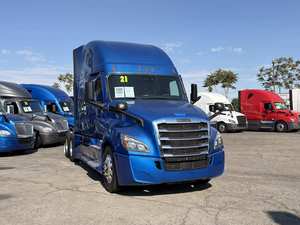 รถบรรทุกมือสอง Cascadia 126 Sleeper ปี 2021 พร้อมส่งฟรี - หลังคาสูง 455 แรงม้า เกียร์อัตโนมัติ Dt12 12 สปีด จัดส่งทั่วโลก - Product Image 4