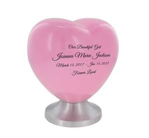 โกศหัวใจสีชมพูเด็กผู้หญิงสวยทนทานโลหะสำหรับงานหนักแกะสลักส่วนบุคคลฟรี - Product Image 1