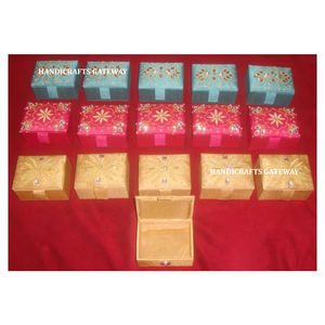 Artesanías de diseño clásico indio Zari bordado forma Rectangular cajas de joyería para Festival regalo propósito fabricación - Product Image 1