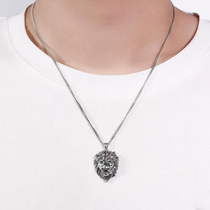Collier pour homme Jeulia en argent sterling plaqué or avec lion, idéal pour les soirées - Product Image 5