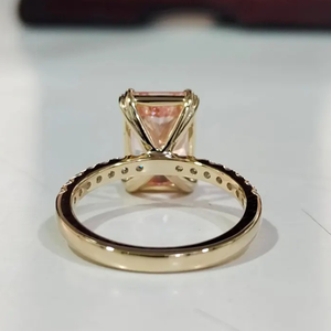 แหวนหมั้นเพชรแบบโซลิแทร์สำหรับผู้หญิงแหวนหมั้นเพชรแบบใสแวววาวสีชมพูสดใสตัด1CT สำหรับปลูกในห้องปฏิบัติการพร้อมรับรองความคมชัดเทียบกับทองคำ14K - Product Image 4