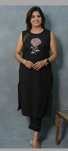 Ropa festiva moderna CORDSET Kurta con detalles bordados Nuevo lanzamiento Pent Style FLEX COTTON Secado rápido Graduación Casual - Product Image 4