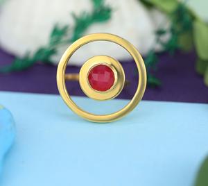 Anneaux de mariage faits à la main en argent sterling 925 plaqué or, sertis d'une pierre précieuse en calcédoine rose naturelle facettée de 8 mm - Product Image 6