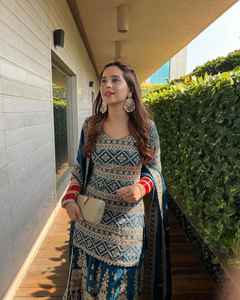 ปากีสถานที่มีคุณภาพดีที่สุด salwar kameez คู่กับ dupatta สำหรับรูปลักษณ์ทันสมัย - Product Image 1