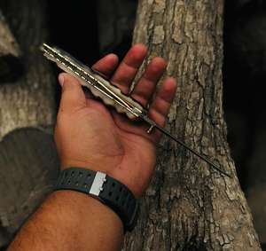 Couteaux pliants portables faits à la main en gros pour le camping, la survie et le bushcraft, couteau de poche personnalisé fait à la main avec manche en bois de cerf - Product Image 2