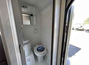 Ecocampor 2025, mini-camper compact pour camionnette, léger, avec grand lit, cuisine et douche, pour Ford Ranger et camionnettes, capacité 4 personnes - Product Image 3