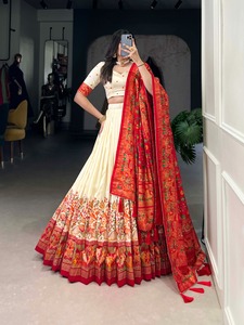 Vêtements ethniques à la mode les plus tendances fantaisie soie Tussar Lehenga Choli & Dupatta avec travail imprimé vente entière approvisionnement d'usine - Product Image 2