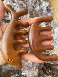 Peine de masaje de sándalo: ¡un superventas para el bienestar y la calma holísticos! -LOTO AZUL VIETNAM - Product Image 5