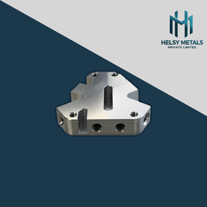 Pièce usinée en métal personnalisée avec des bords précis et des trous filetés pour l'industrie automobile et l'ingénierie robotique - Product Image 6