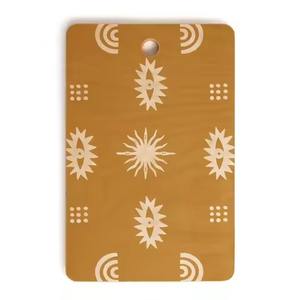 Adorable tabla de cortar de madera de alta calidad diseñada para cocinas modernas elegantes y la perfección de la cocina diaria - Product Image 1