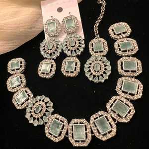 Última gran oferta de lujo de circón fino de alta calidad elegante 18K chapado en oro de acero inoxidable de las mujeres conjuntos de joyería collar y pendientes - Product Image 4