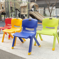 Chaise en plastique empilable de 18 pouces de haute qualité pour la maison préscolaire moderne pour la salle de classe extérieure/cuisine utilisation en gros enfants