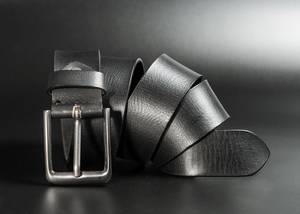 OEM เข็มขัดหนังสำหรับผู้ชายหรูหราดูมีสไตล์ใส่สบายพร้อมโลโก้และขนาดตามสั่ง - Product Image 6