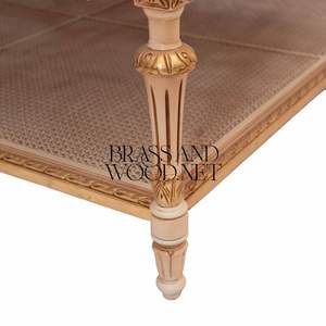 Mesa de Centro Cuadrada de Lujo con Arte Floral Pintado a Mano, Estante Inferior de Ratán y Guirnaldas de Latón Dorado para Interiores Clásicos - Product Image 6