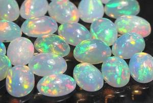 Cabochon d'opale éthiopienne multi-feu naturelle de qualité supérieure pierre précieuse en vrac ovale blanche de haute qualité pour l'achat - Product Image 3